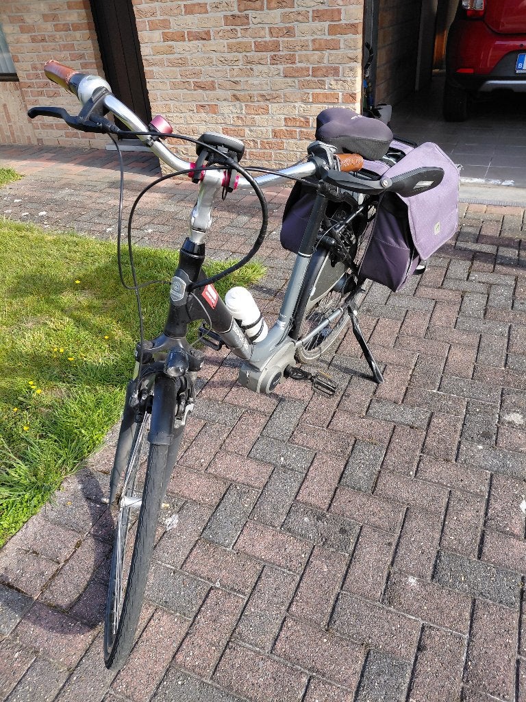 Elektrische damesfiets, Fietsen en Brommers, Elektrische fietsen, Ophalen, Gebruikt, Brinckers, 50 km per accu of meer