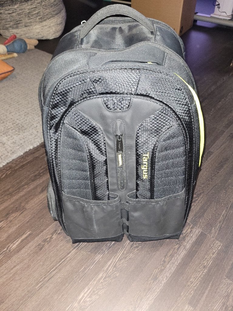 Targus laptoprugzak in nette staat, Computers en Software, Ophalen, Gevoerd laptopvak, 15 inch, Nieuw