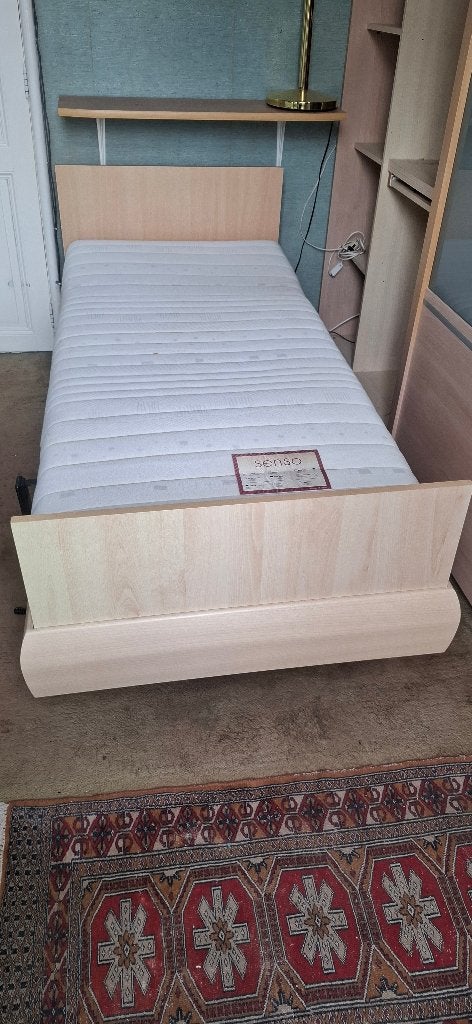 Lit électrique, Maison & Meubles, Chambre à coucher | Lits, Utilisé, Une personne, 90 cm, 200 cm, Bois, Beige, Réglable, Enlèvement