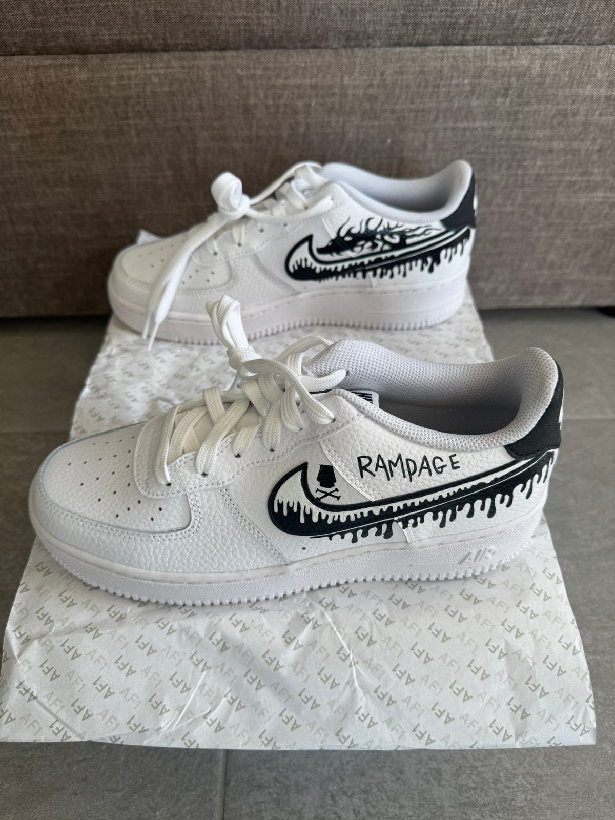 Nike Air Force 1 - Limited Edition - Rampage Dragon Shoes, Wit, Nieuw, Ophalen of Verzenden, Sneakers