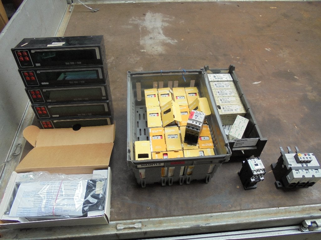 Elektra materialen, magneet schakelaar, display, beveiliging, Ophalen, Gebruikt, Schakelaar