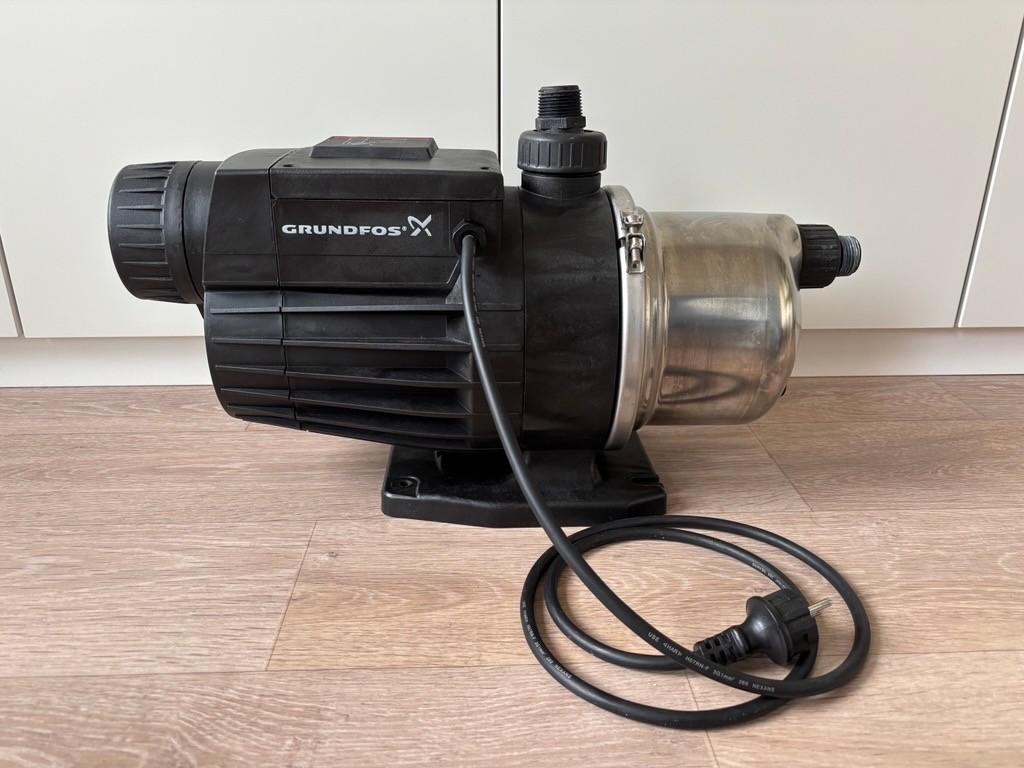 Waterpomp | Grundfos MQ3-45, Tuin en Terras, Waterpompen, Ophalen, Gebruikt, Elektrisch, Hydrofoorpomp