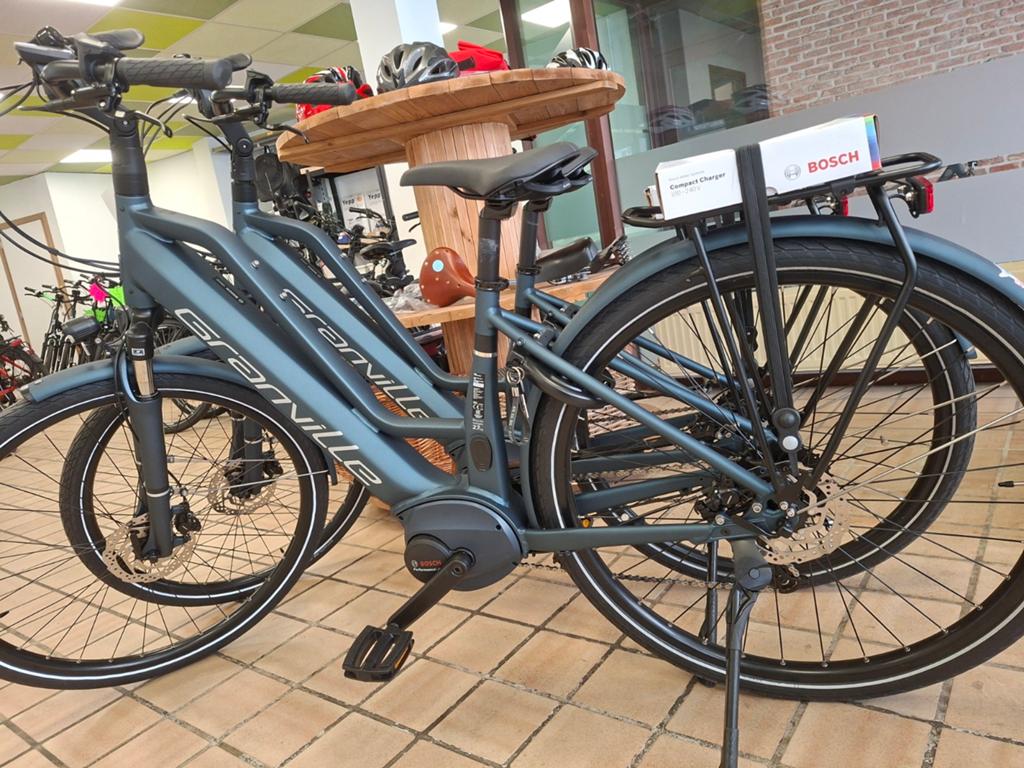 Nieuwe setje e-bikes nieuwe showroommodellen, Fietsen en Brommers, Elektrische fietsen, Ophalen