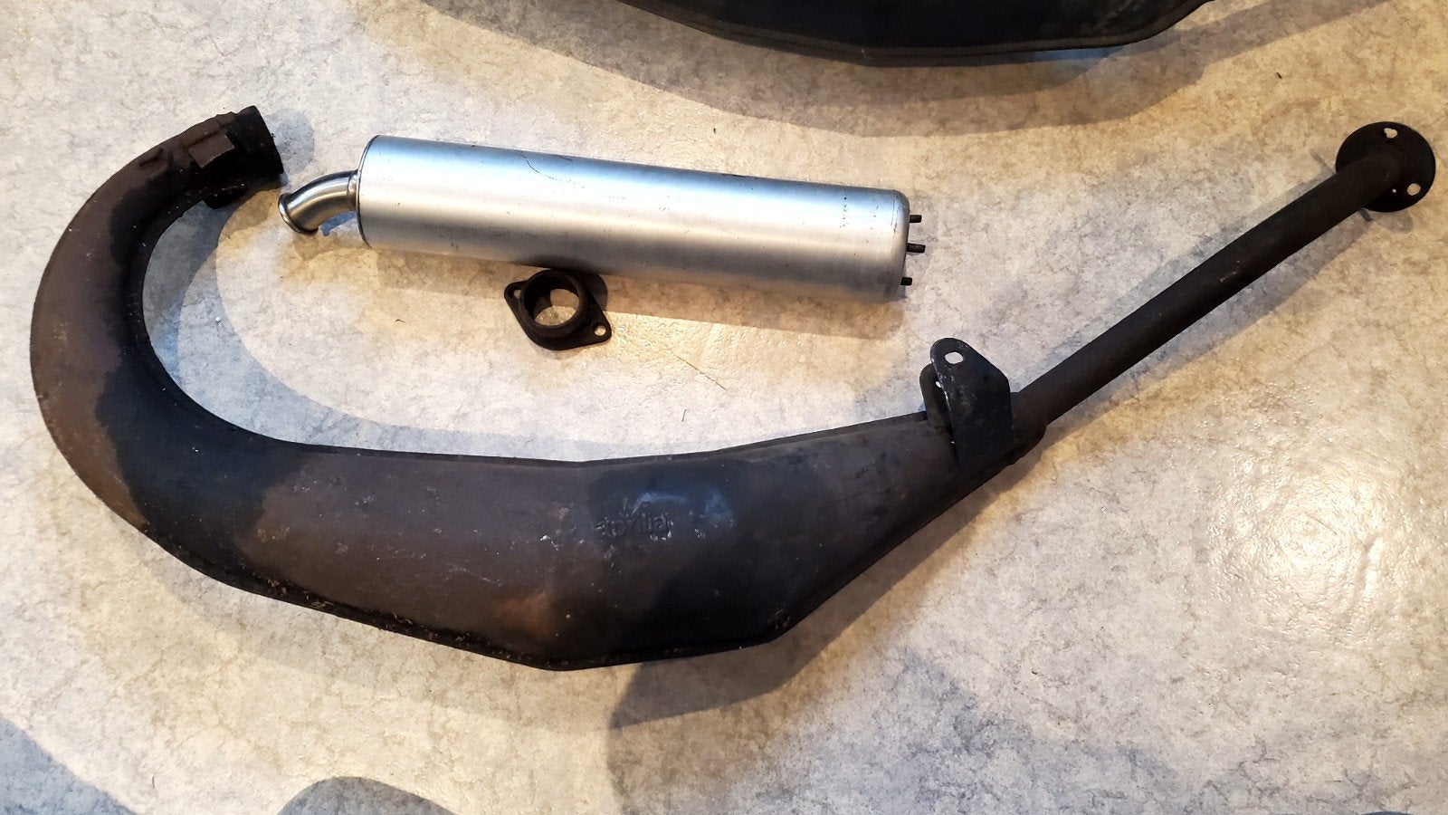 Aprilia RS125 uitlaat 2x, Ophalen of Verzenden, Gebruikt