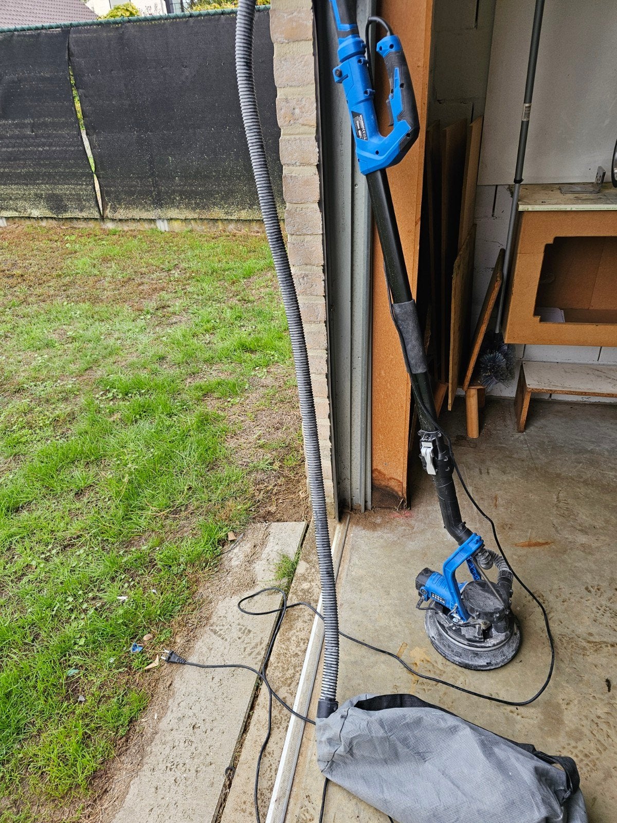 Hyundai wand en plafondschuurmachine, Ophalen, Zo goed als nieuw