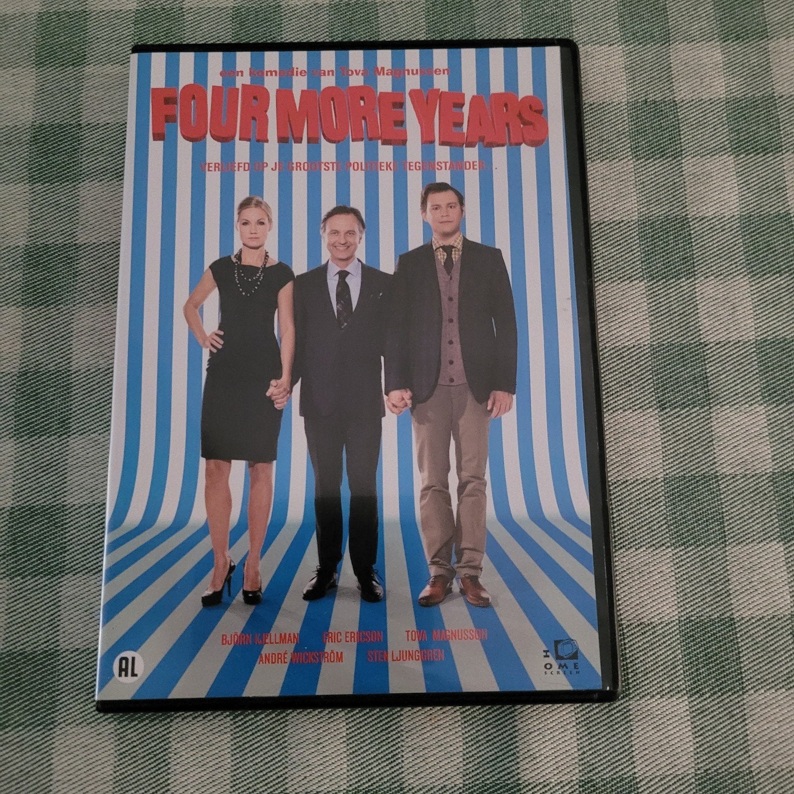 Four more years  "een komedie van Tova Magnussen", Scandinavie, Envoi, Comédie, Tous les âges
