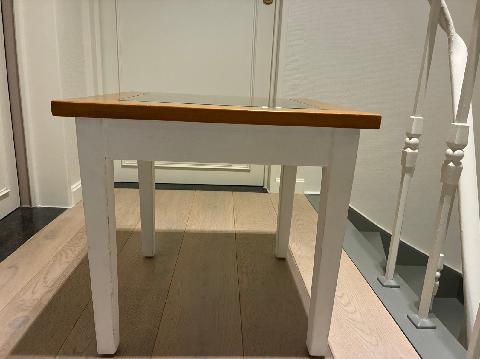 Bijzettafel of tafeltje salon merk tempered vierkant 51 cm, Minder dan 55 cm, Klassiek, Vierkant, Zo goed als nieuw
