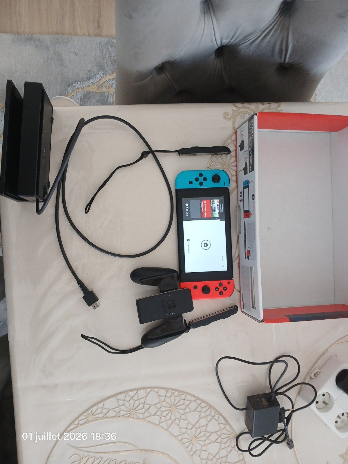 Switch V2 2019 remis en main propre seulement, Consoles de jeu & Jeux vidéo, Consoles de jeu | Nintendo Switch, Enlèvement ou Envoi