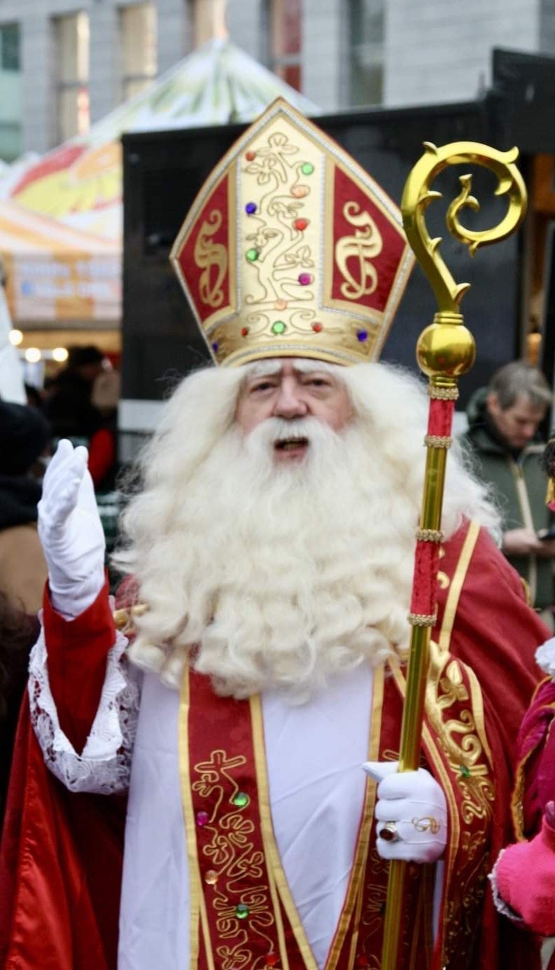 Sinterklaas op bezoek, Diensten en Vakmensen