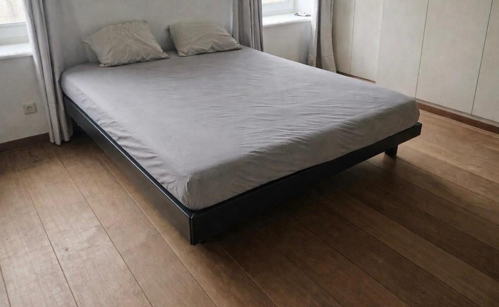 Metalen verstelbaar bed 180x200cm en matrassen, Ophalen, Gebruikt, Zwart, Tweepersoons