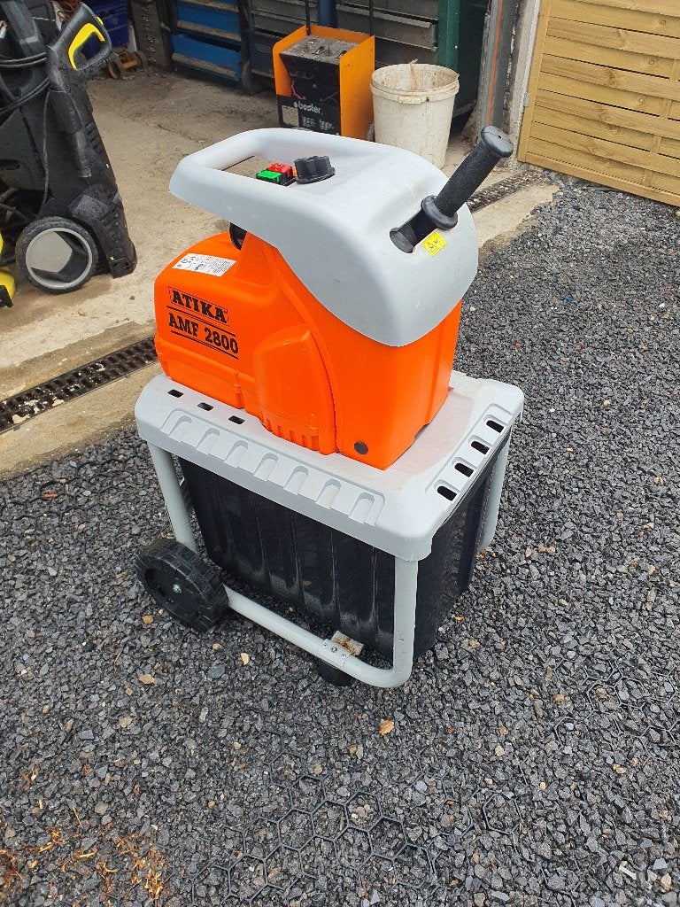 ATIKA AMF 2800 is dé perfecte hakselaar voor het snel, Tuin en Terras, Ophalen, Atika, Zo goed als nieuw, Met opvangbak