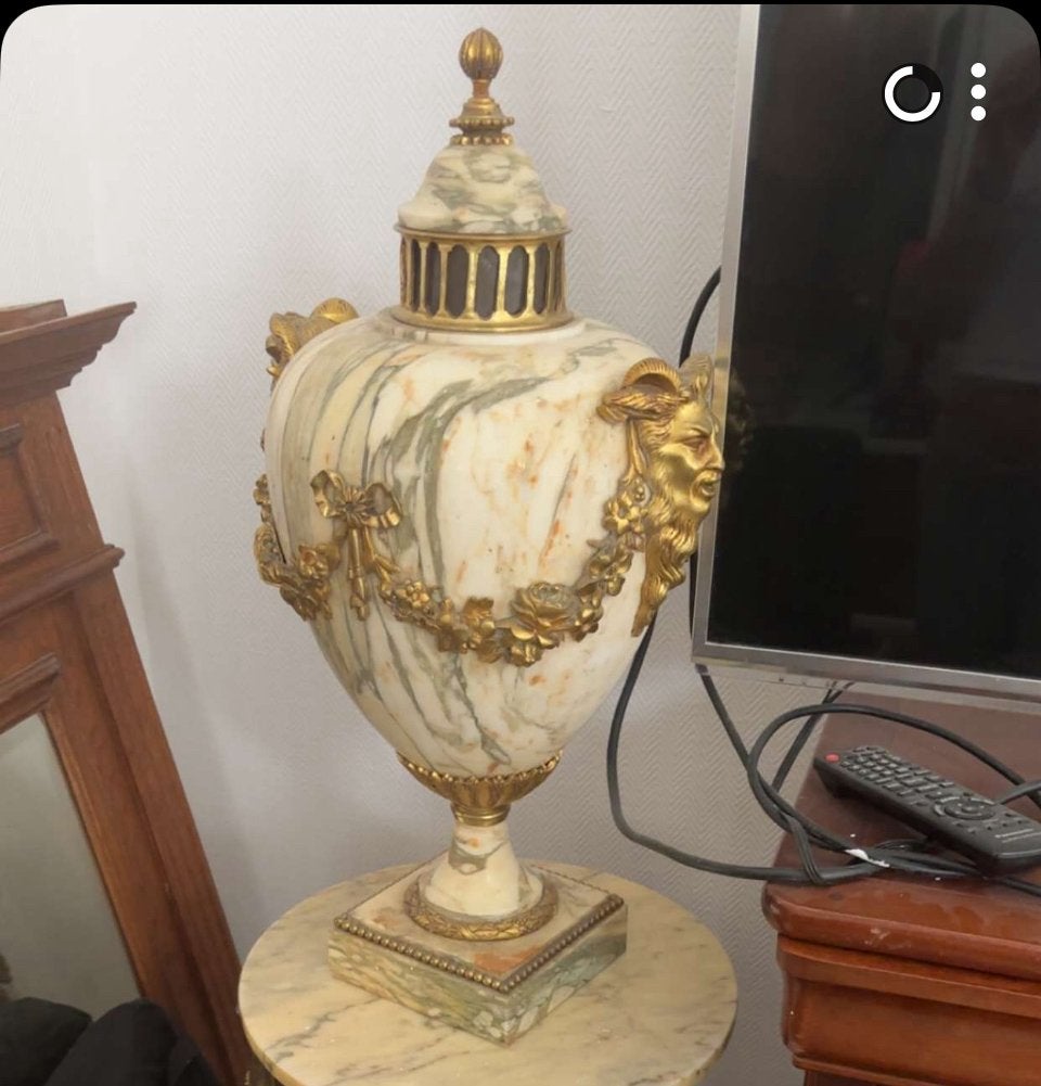 Vase en marbre, Enlèvement, Comme neuf