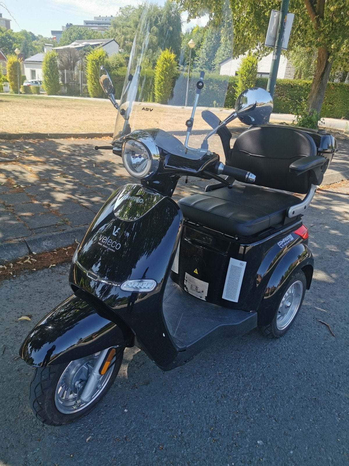 VELECO CRISTAL — Trottinette électrique de luxe 0488826971, Enlèvement ou Envoi, Pliant, Comme neuf, Fauteuil roulant électrique