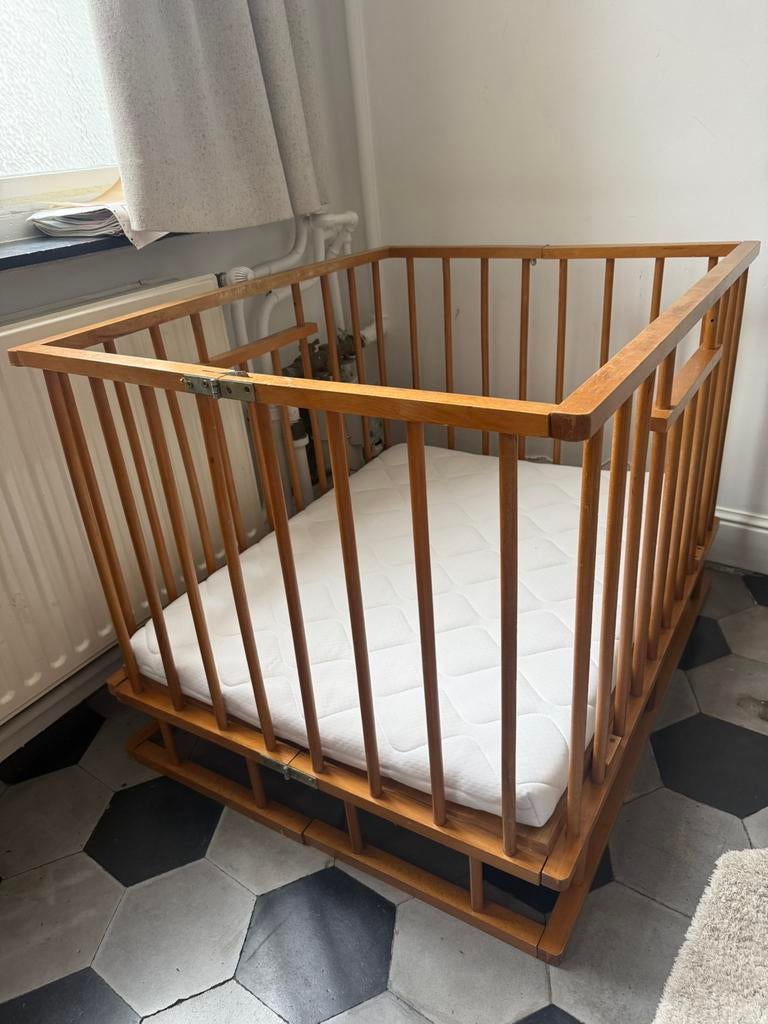 Vintage opklapbaar babypark met matras, Kinderen en Baby's, Ophalen, Gebruikt, Rechthoekig