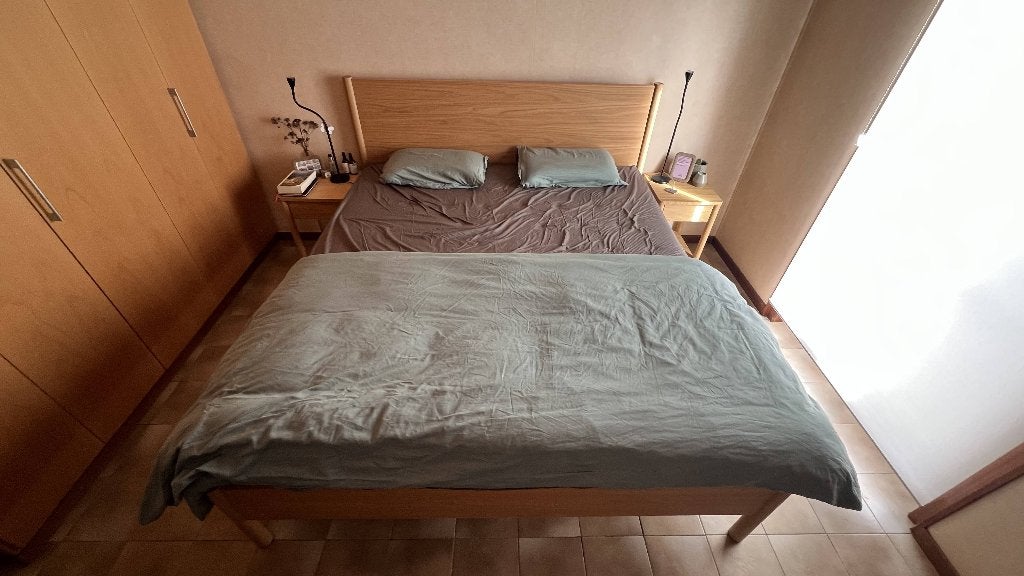 ZO GOED ALS NIEUW compleet Ikea bed Tonstad/Vatnestrom, Huis en Inrichting, Ophalen, Bruin, Tweepersoons, Zo goed als nieuw