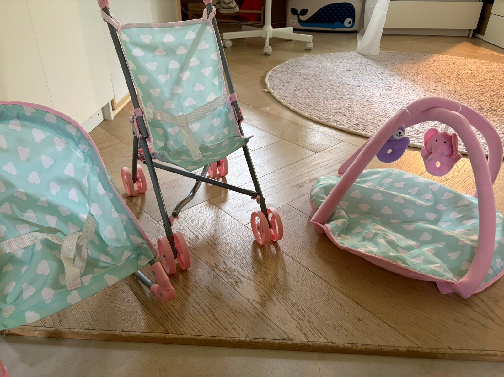 Poppenset - buggy, wippper en speelmat, Ophalen, Zo goed als nieuw