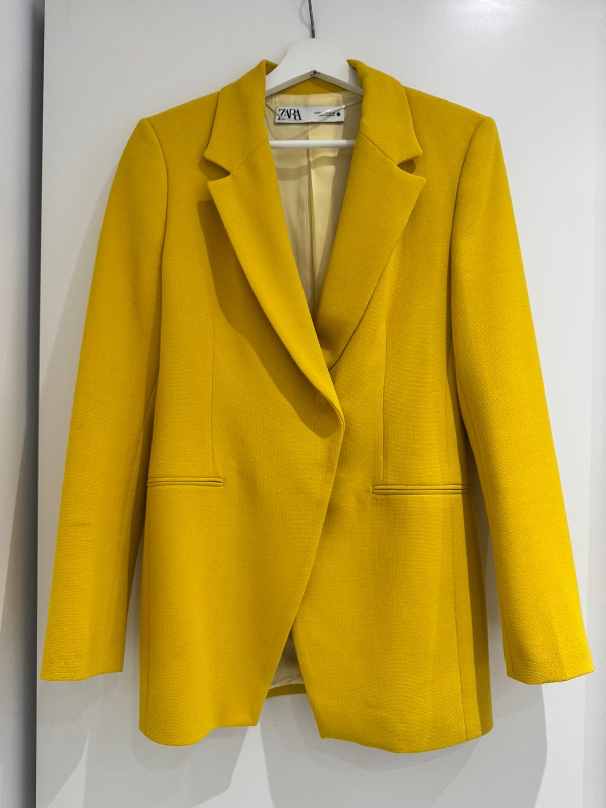 Blazer Zara jaune moutarde, Vêtements | Femmes, Enlèvement ou Envoi, Comme neuf, Jaune