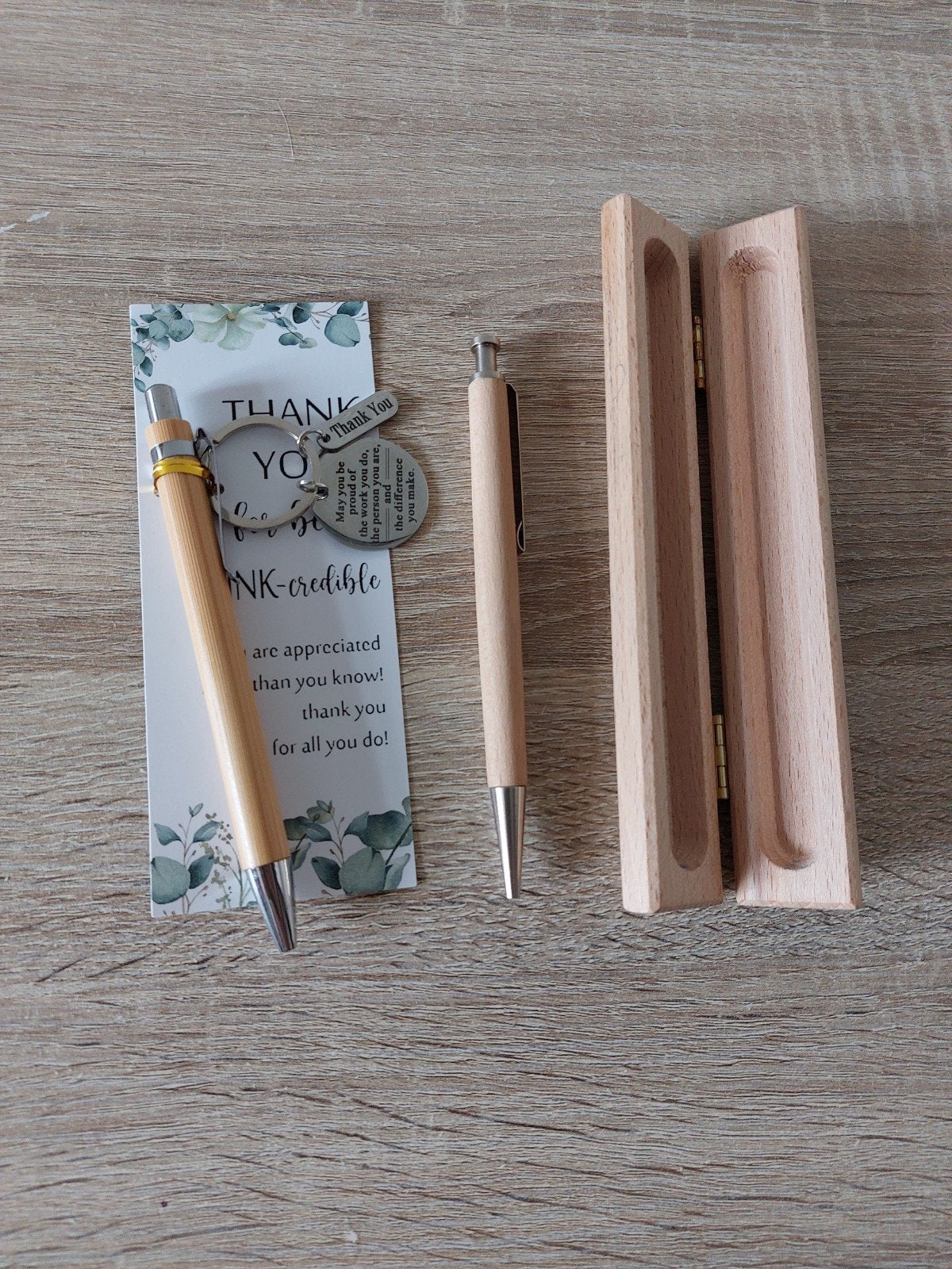 Houten balpennen + kleine sleutelhanger, Ophalen of Verzenden