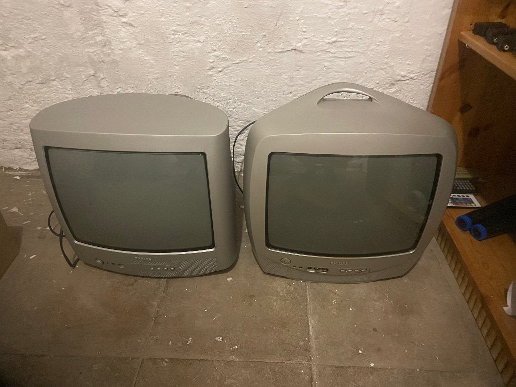 2  TV  CATHODIQUE  COULEUR, Enlèvement, Utilisé