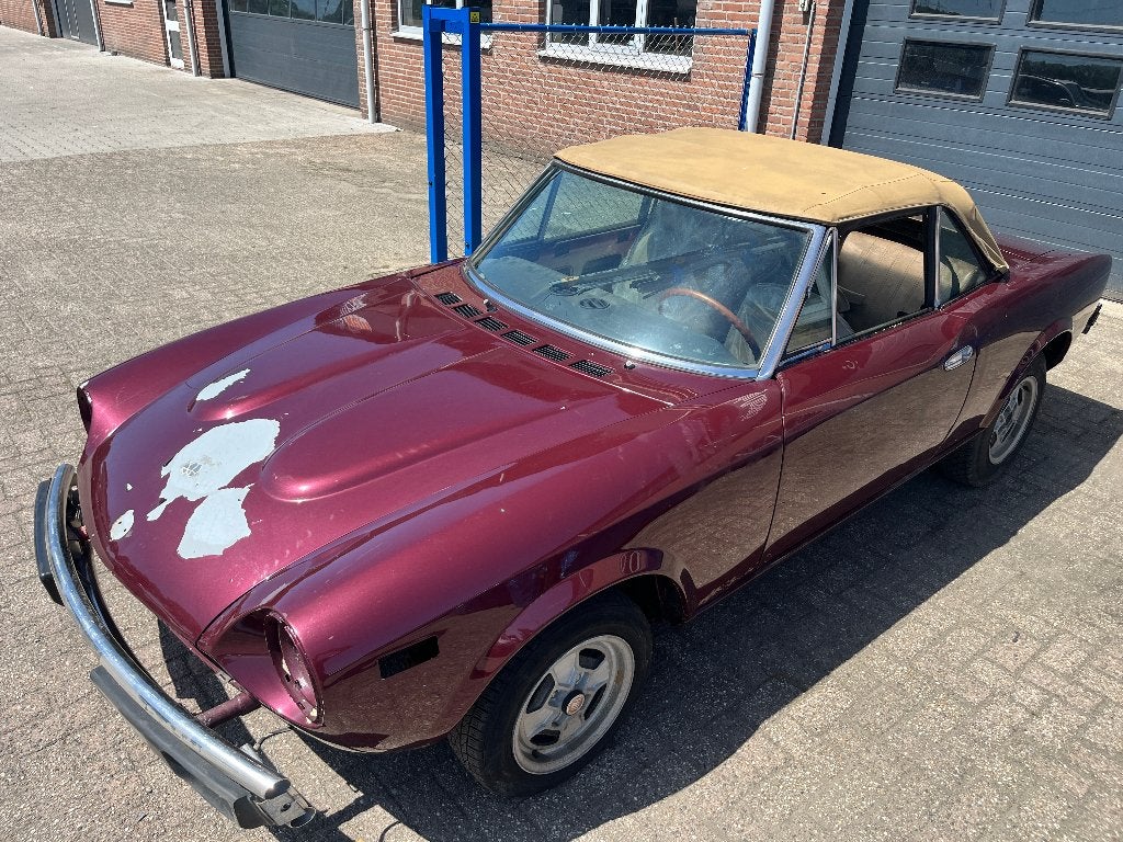 Fiat 124 Spider 2000 uit 1980, Automaat, Achterwielaandrijving, 1995 cc, Beige