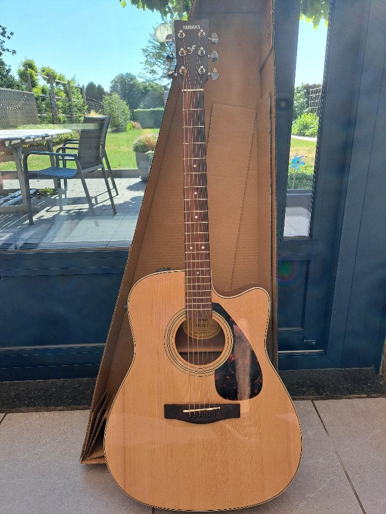 Yamaha FX 370 C Semi Akoestische gitaar, Ophalen, Zo goed als nieuw, Western- of Steelstringgitaar, Met (piezo-)element