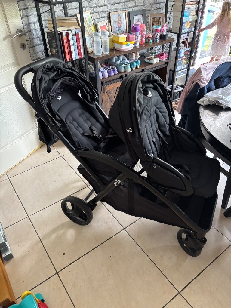 Dubbele buggy, Kinderen en Baby's, Buggy's, Ophalen, Gebruikt, Overige merken, Regenhoes