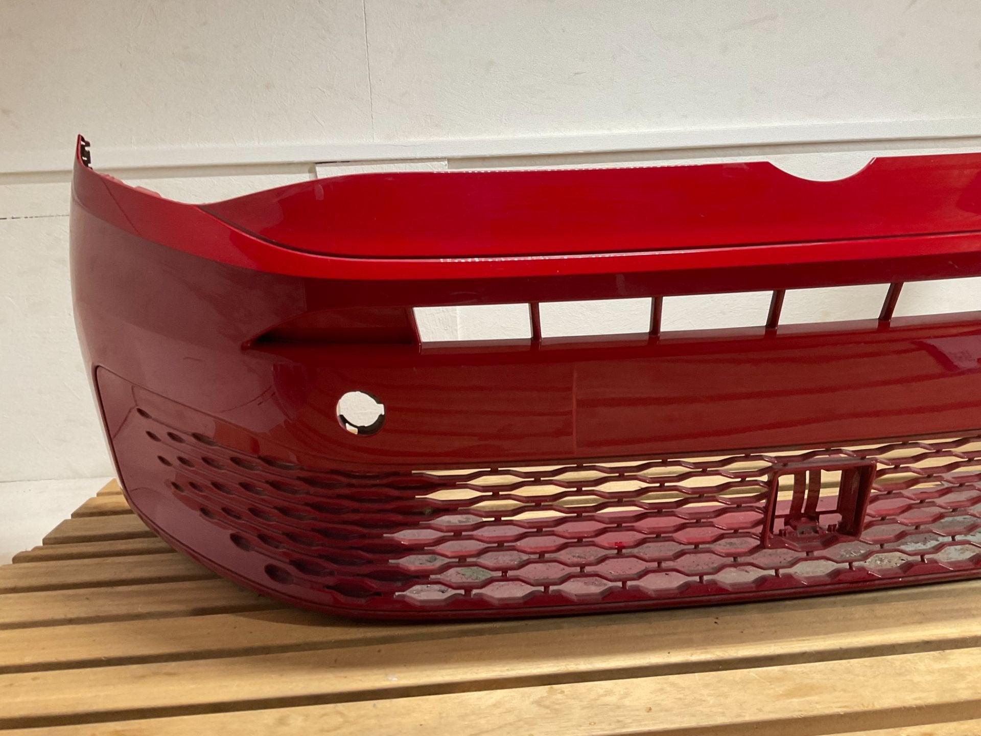 Bumper Volkswagen CADDY 2K7 2K7807221A 2021+ LAK Rood, Gebruikt, Volkswagen AG, Vw@volkswagen.de, Bumper