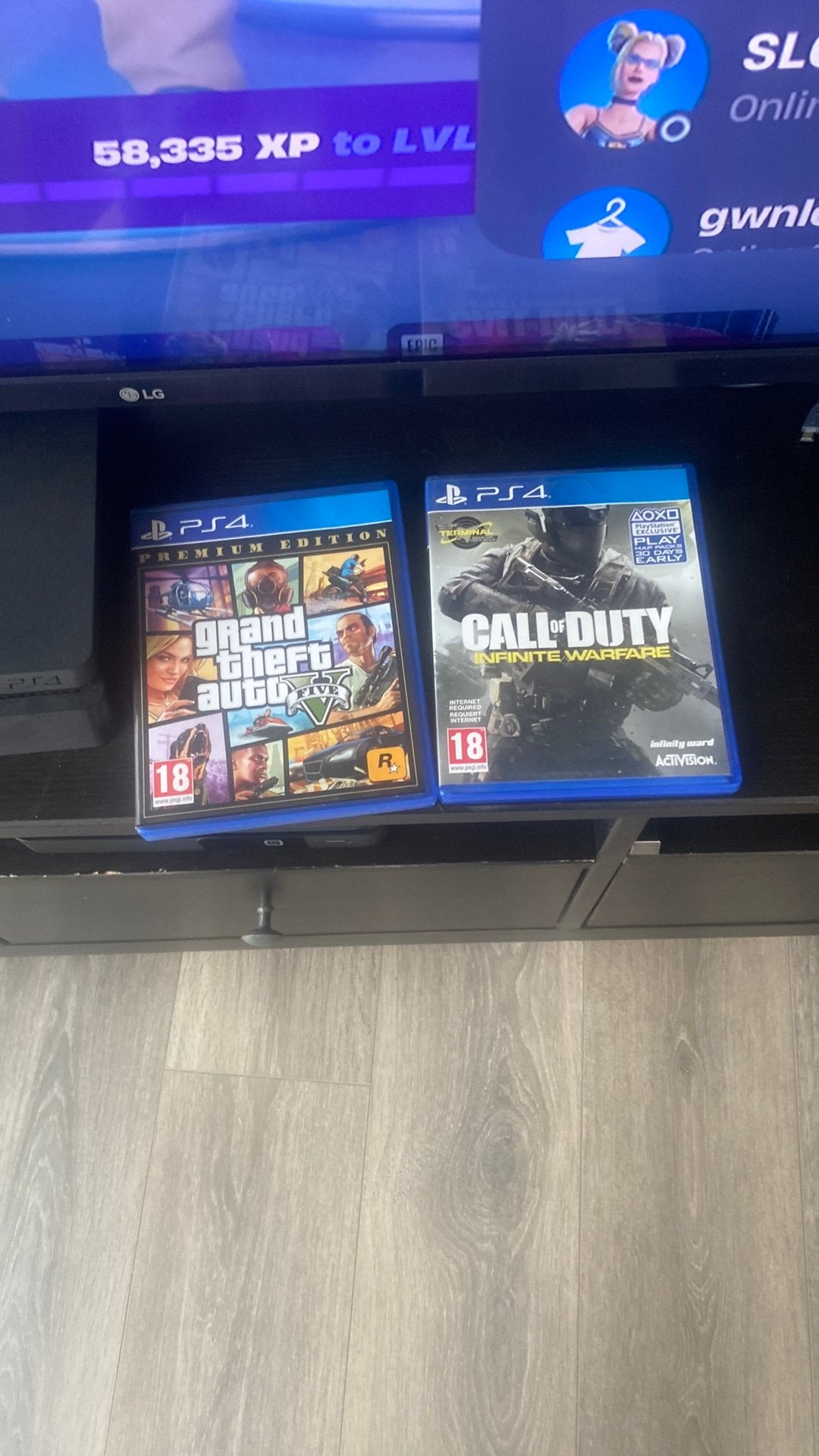 Ps 4 + gta5 en call of duty, Ophalen, Zo goed als nieuw