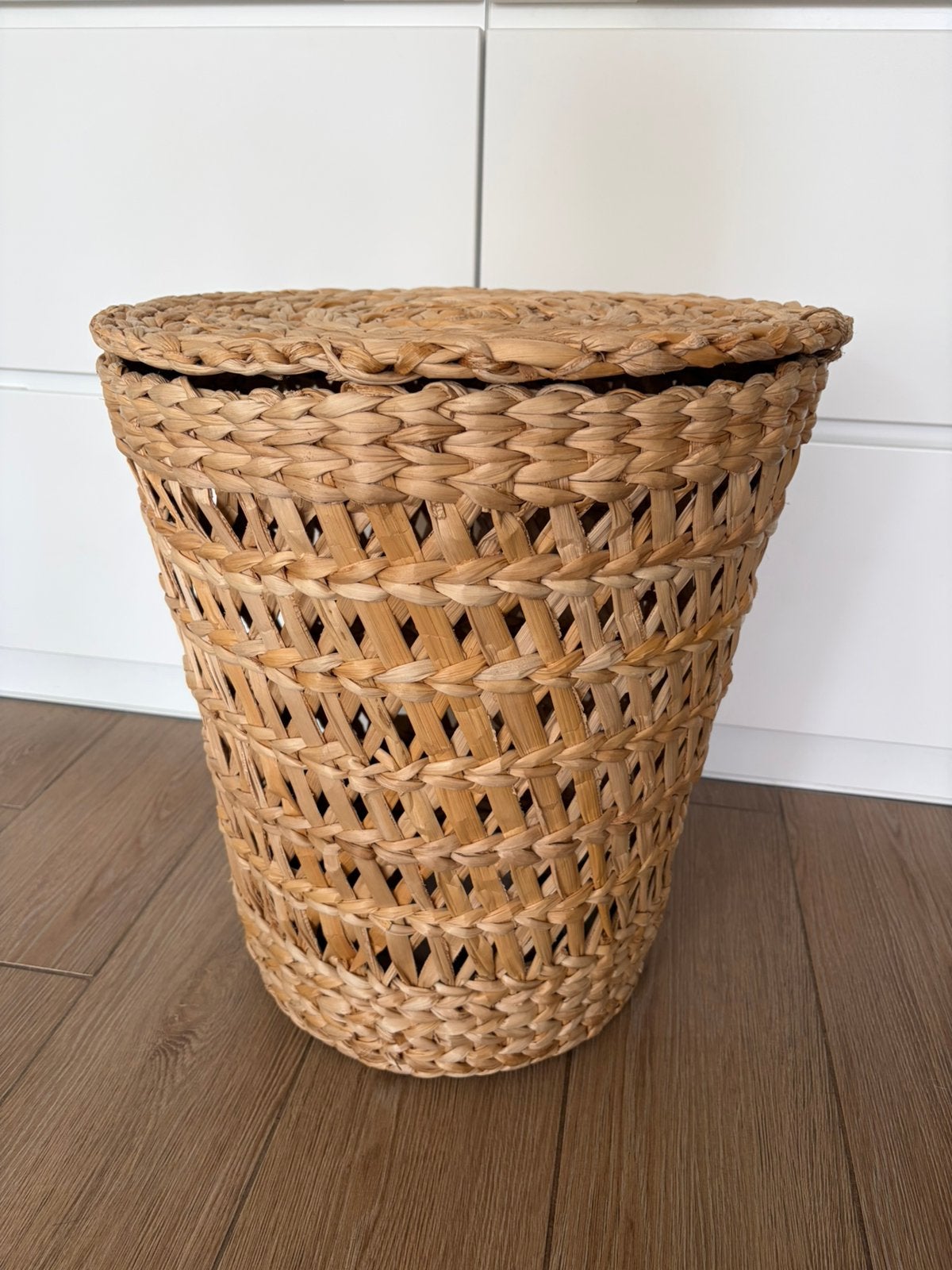 Rieten mand/Wasmand, Ophalen, Gebruikt, Met deksel, Mand