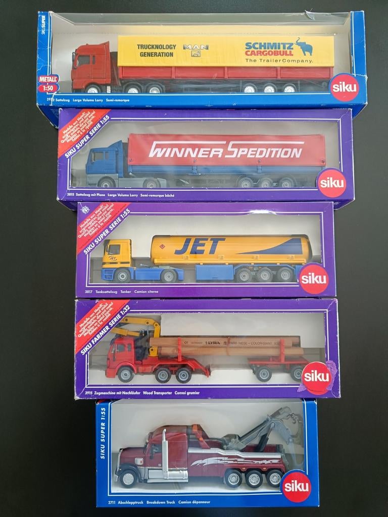 Camions de la série Siku Super - lot de cinq dans une boîte., Enlèvement ou Envoi, Comme neuf, Bus ou Camion, SIKU