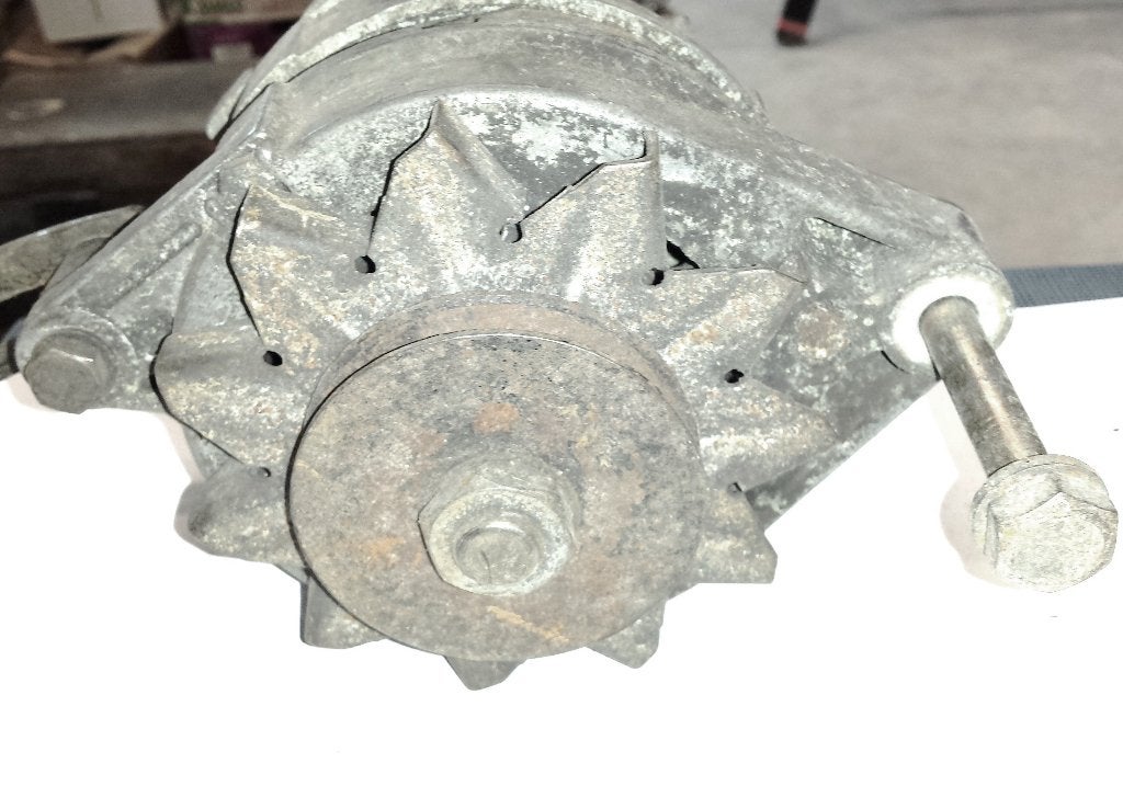 dynamo's Peugeot 404 benzine Tank, motor steun, Karterpan, K, Enlèvement ou Envoi, Utilisé, Peugeot