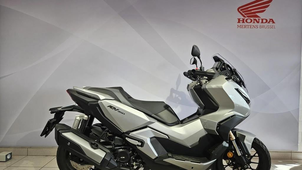 Honda ADV350 (année de construction 2022), 350 cm³, Scooter, Entreprise, 12 à 35 kW