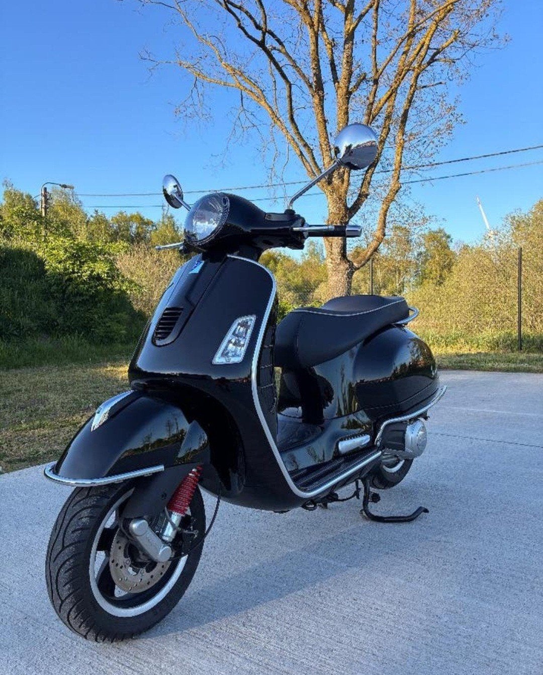 Vespa GTS 125cc avec seulement 2060 km, Vélos & Vélomoteurs, Enlèvement