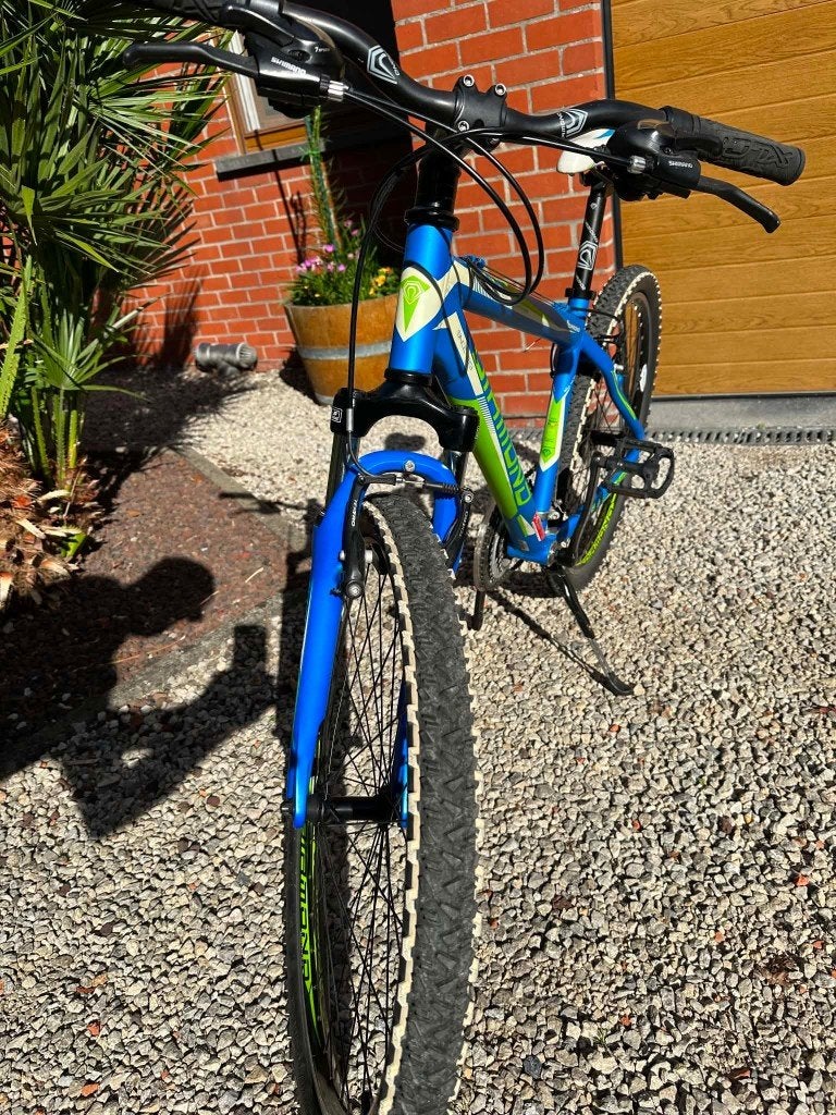 Nieuwe jongensfiets voor tieners, Vélos & Vélomoteurs, Vélos | Garçons, Neuf, Vitesses, Frein sur jante, 26 pouces ou plus