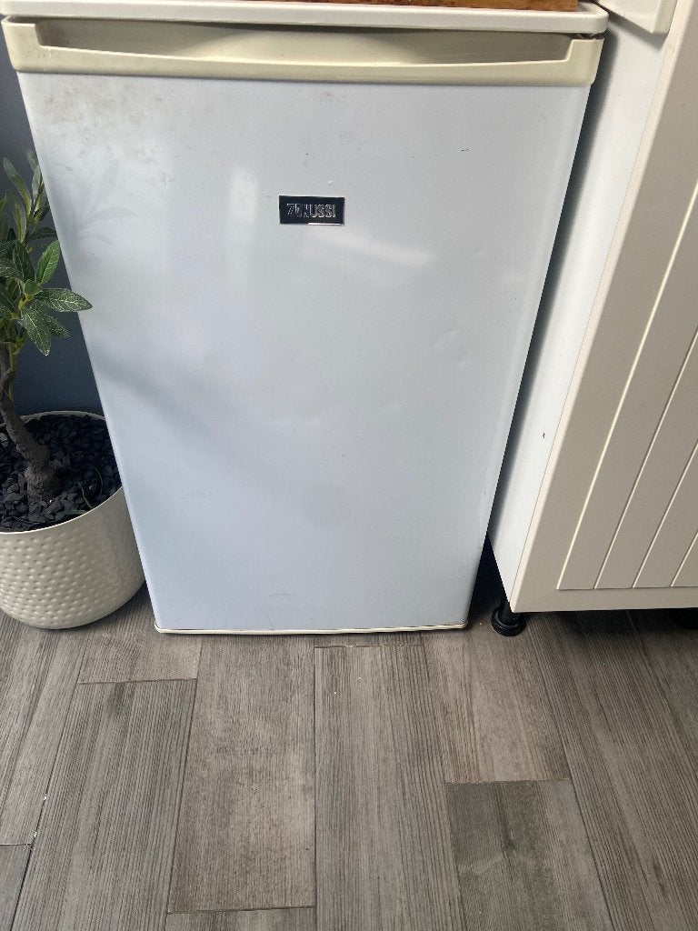 Frigo, Electroménager, 85 à 120 cm, Sans bac à congélation, Enlèvement, Utilisé