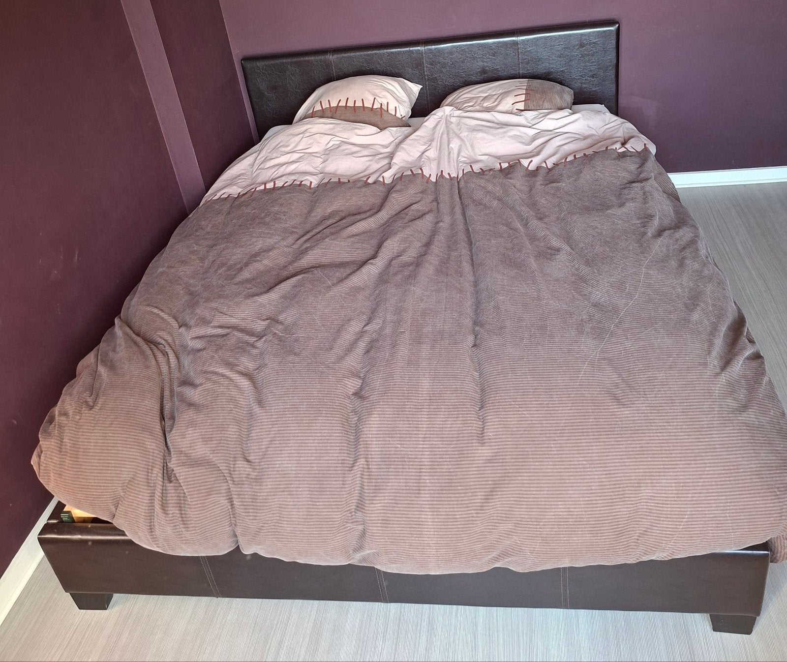Bed met zwart lederen afwerking en hoofdsteun, 160 x 200 cm, Ophalen, Zwart, 200 cm