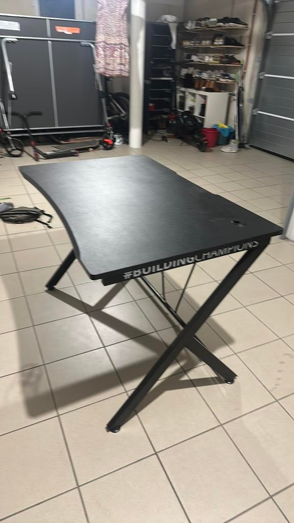 Bureau gaming, Enlèvement, Comme neuf, Bureau gaming