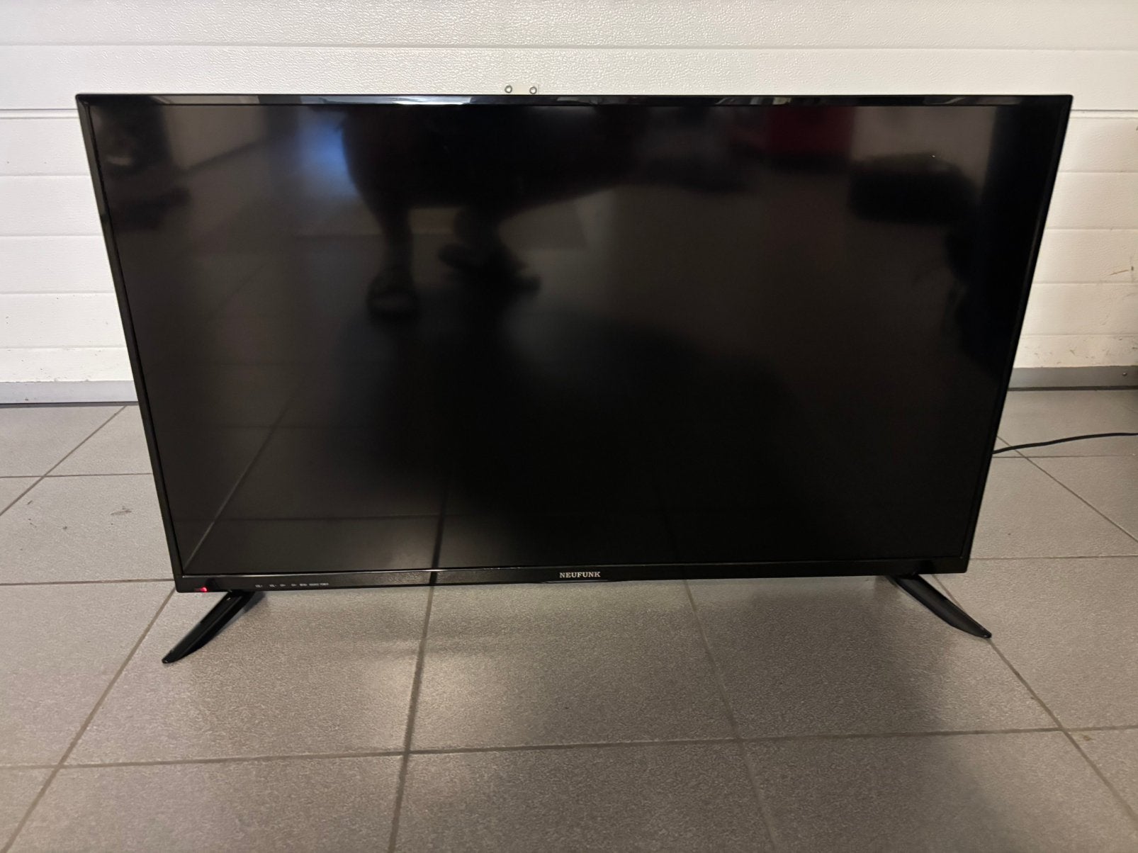 Neufunk 40” tv, TV, Hi-fi & Vidéo, Enlèvement, Comme neuf
