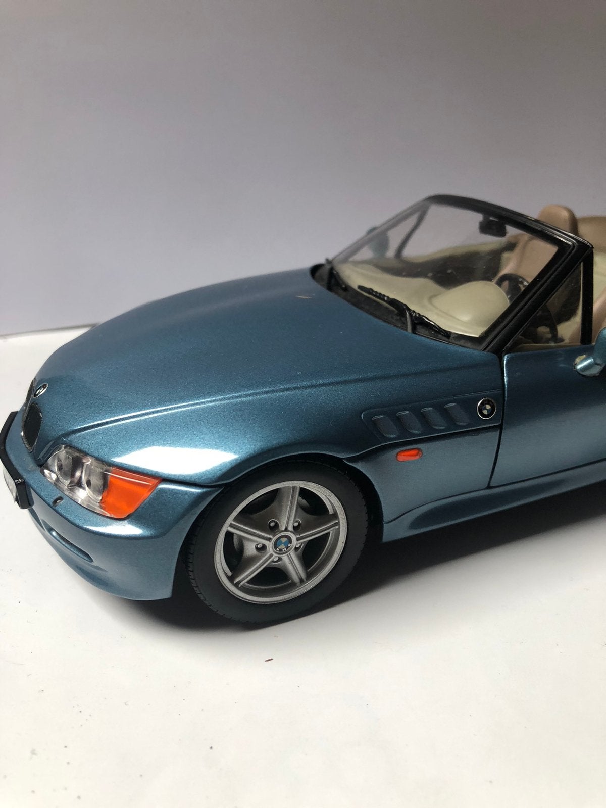 BMW  Z3  UT models, Hobby en Vrije tijd, Modelauto's | 1:18, Ophalen, Zo goed als nieuw, UT Models