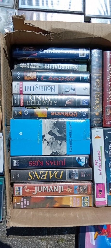 35 videocassettes, sommige nog nieuw, overige 1 maal bekeken, CD & DVD, Sous-titré en néerlandais, Anglais, Tous les âges, Comme neuf