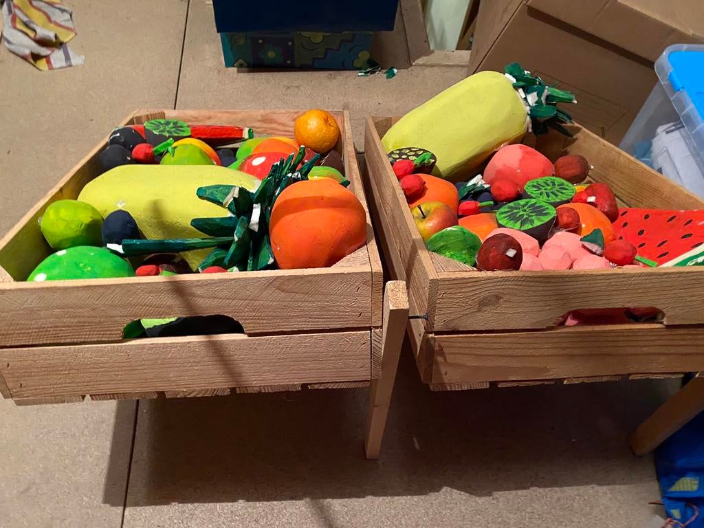 Decoratie /attributen fruit uit isomo voor schoolfeest, …, Hobby en Vrije tijd, Ophalen, Gebruikt, Versiering