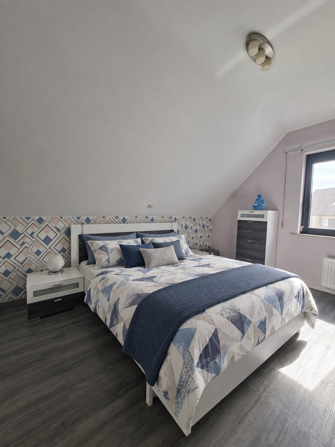 Chambre à coucher complète – Gris marbré et blanc – 400 €, Enlèvement