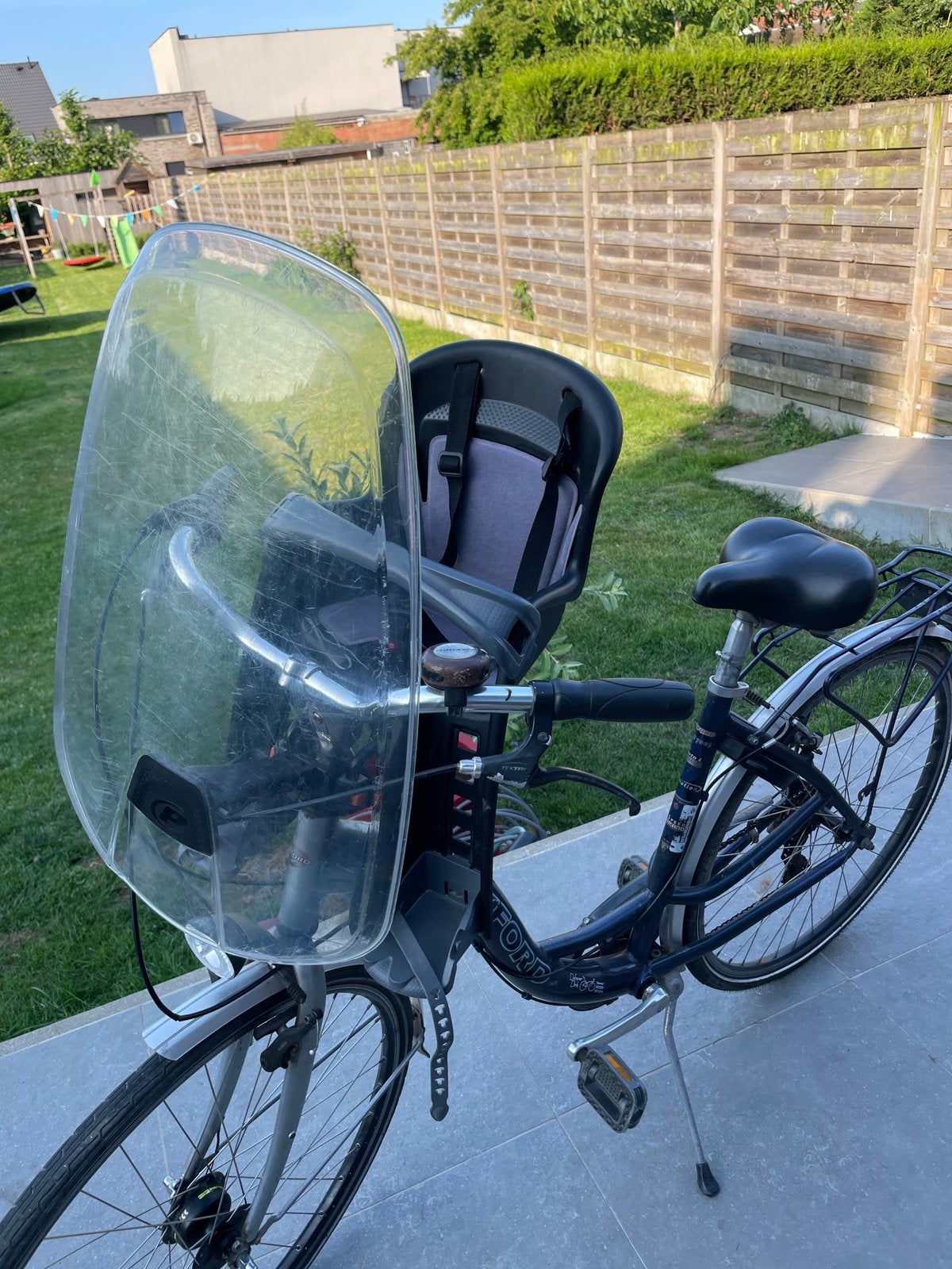 Fietsstoel vooraan + windscherm, Ophalen, Gebruikt, Voorzitje, Voetsteuntjes