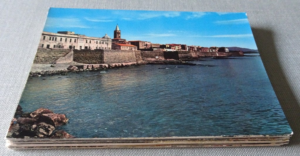 36 POSTKAARTEN VAN SARDINIE, Verzenden, Gelopen, Italië