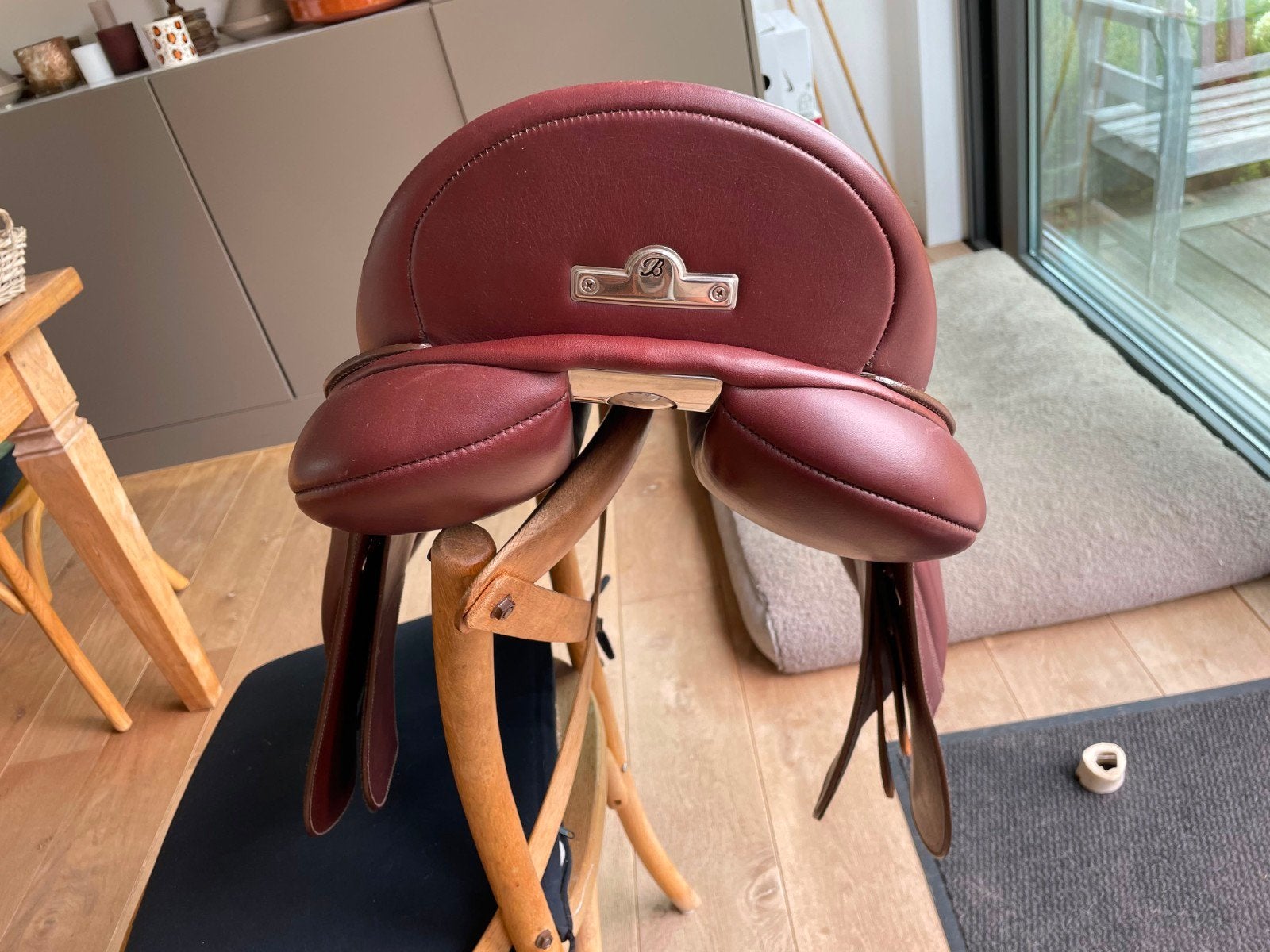 a vendre selle Bates 17"air clair marron ., Animaux & Accessoires, Siège semi-creux, Bates, Moyen, M (17 pouces)