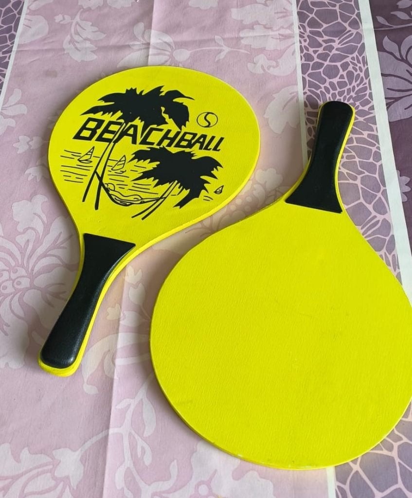 2 Gele houten beachball-rackets, Enlèvement ou Envoi, Utilisé