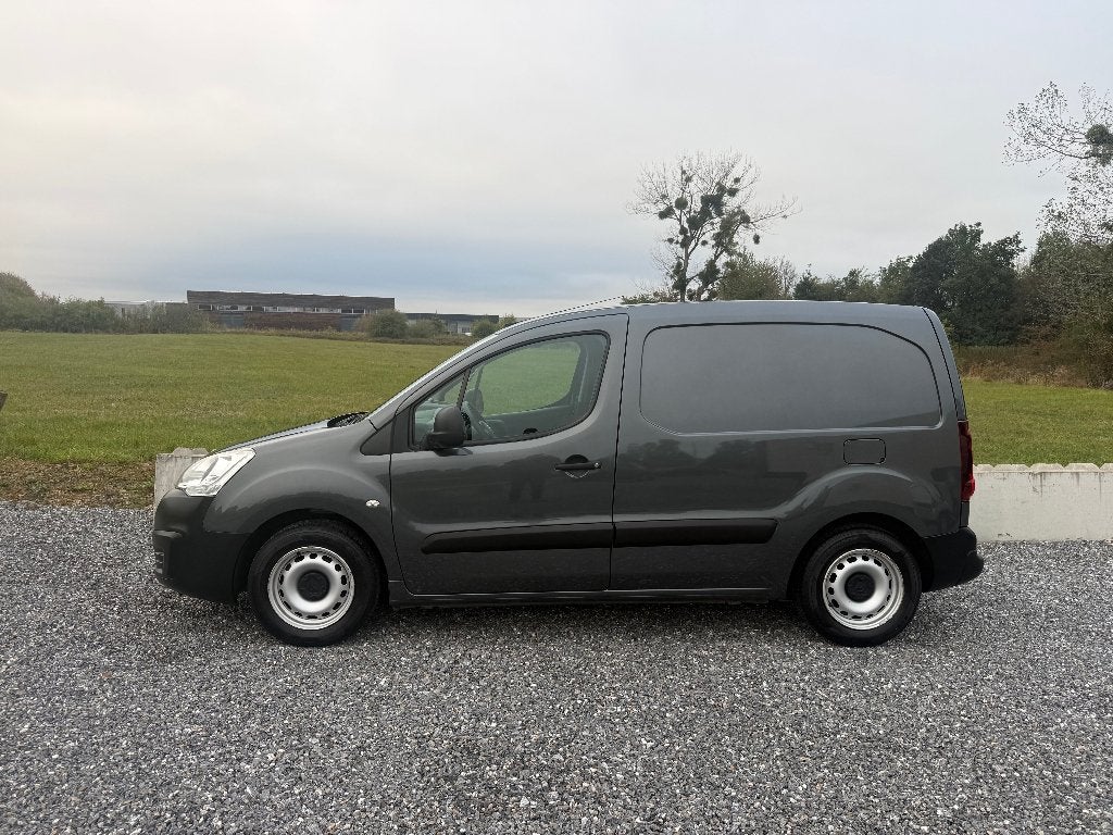 Citroen Berlingo 1.6Hdi 100CH *3Places Clim Attelage Euro6b*, Bluetooth, Achat, Euro 6, Entreprise