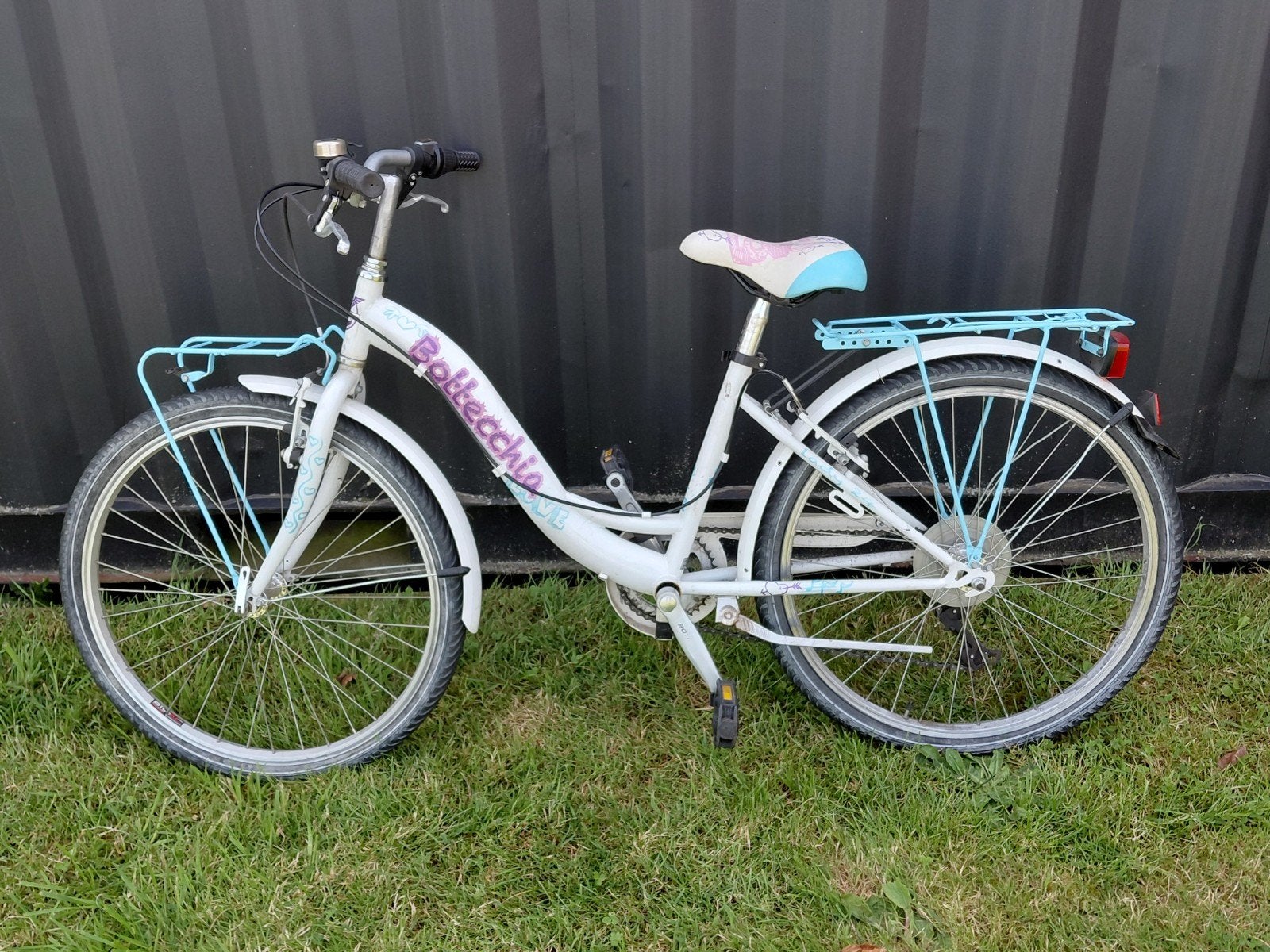 Meisjes fiets, Enlèvement