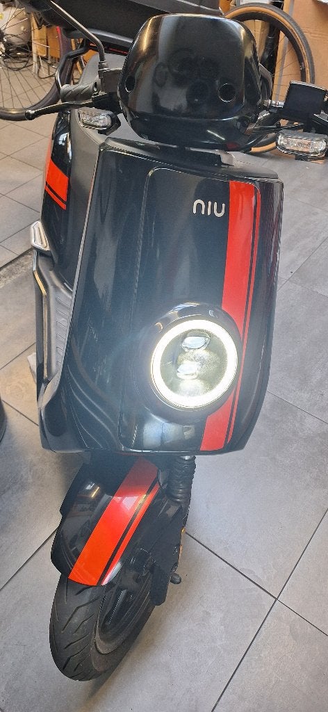 Niu nqi gts sport, Fietsen en Brommers, Niu, Ophalen of Verzenden, Zo goed als nieuw