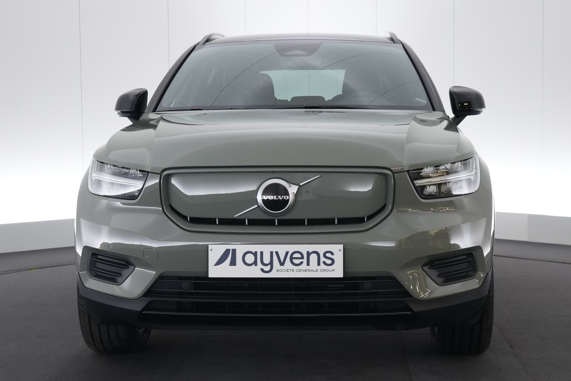 (2BXC229) VOLVO XC40, Auto's, Automaat, Gebruikt, Lichtsensor, 5 zetels